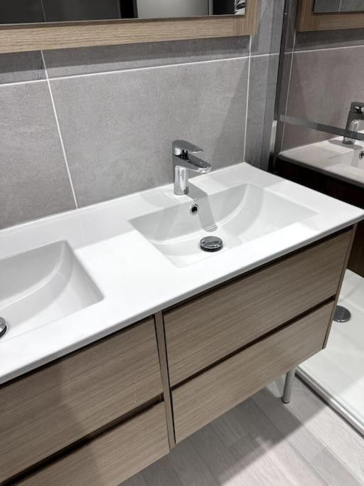 Appartement T4 En Hyper-Centre Бургуэн Экстерьер фото