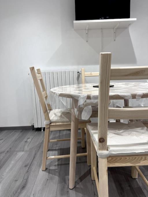 Appartement T4 En Hyper-Centre Бургуэн Экстерьер фото