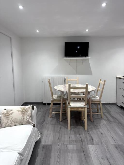 Appartement T4 En Hyper-Centre Бургуэн Экстерьер фото