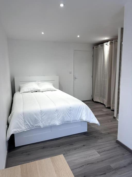 Appartement T4 En Hyper-Centre Бургуэн Экстерьер фото